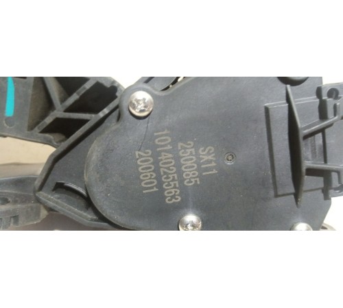 Педаль акселератора