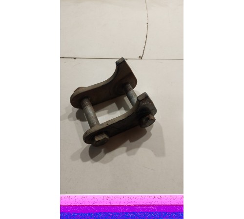 Серьга рессоры передняя левая