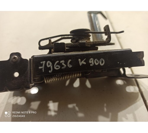 Замок капота