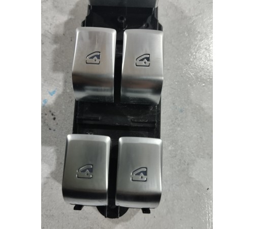 Блок управления стеклоподъемниками передний левый