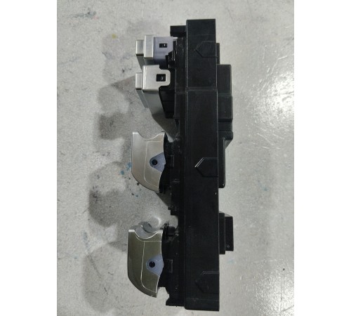 Блок управления стеклоподъемниками передний левый