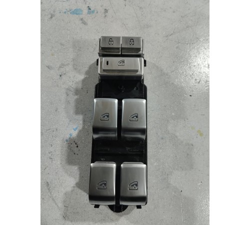 Блок управления стеклоподъемниками передний левый