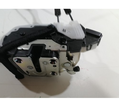 Замок двери задний левый