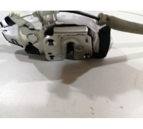 Замок двери задний левый