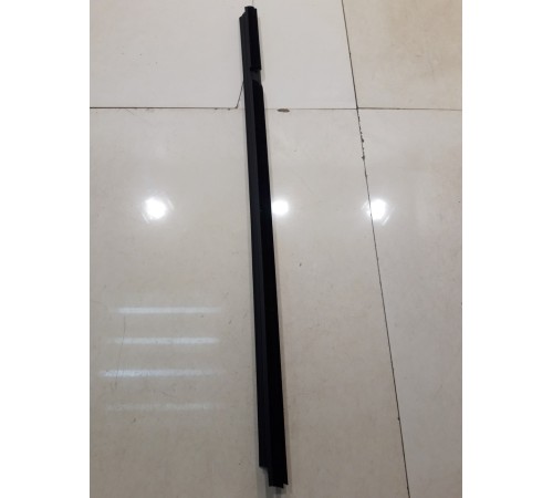 Уплотнитель стекла(задний правый внутренний)