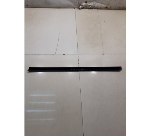 Уплотнитель стекла(задний правый внутренний)