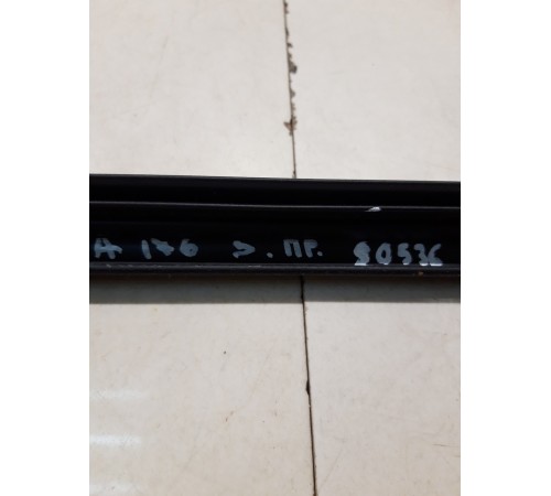 Уплотнитель стекла(задний правый внутренний)