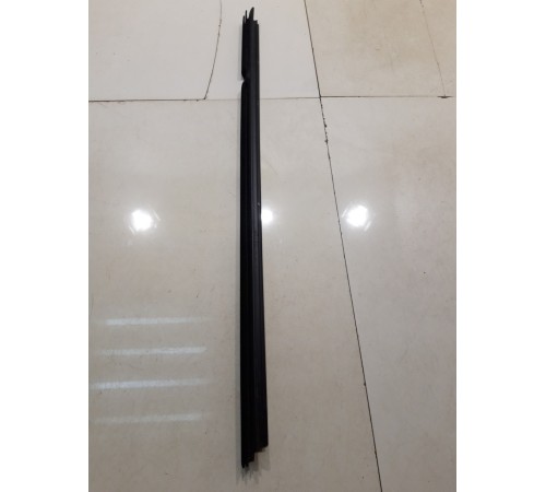 Уплотнитель стекла(задний правый внутренний)