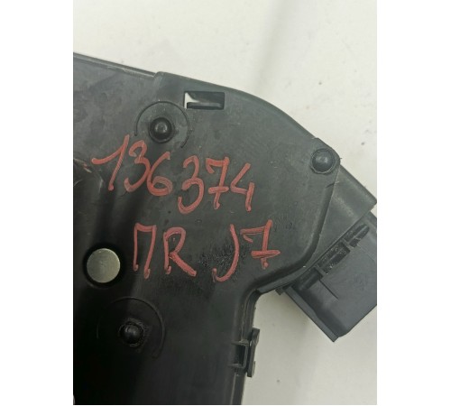 Замок двери передний правый