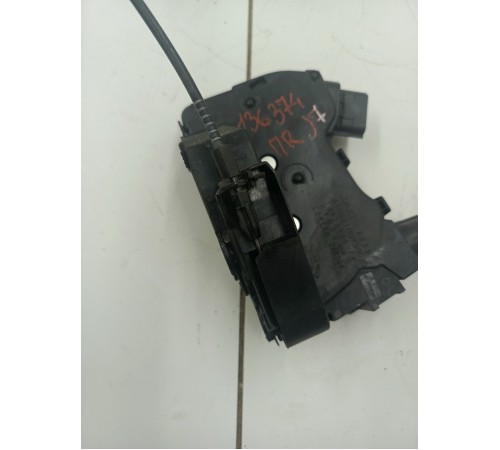 Замок двери передний правый