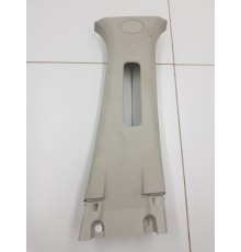 Обшивка центральной стойки правая верхняя