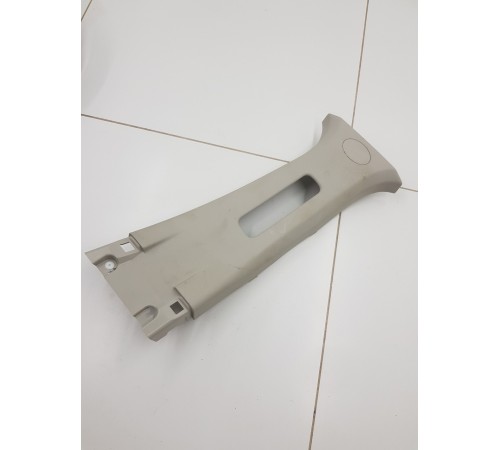 Обшивка центральной стойки правая верхняя