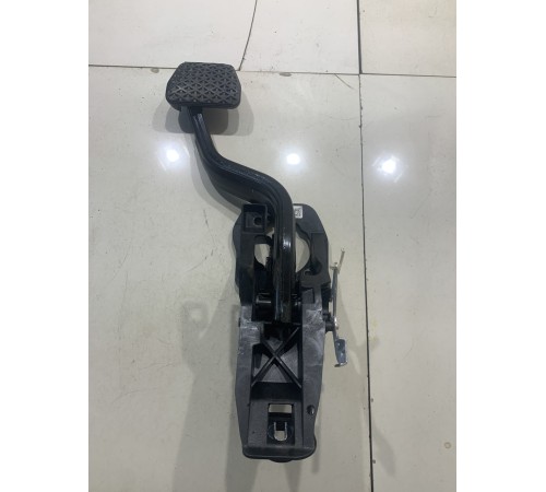 Педаль тормоза