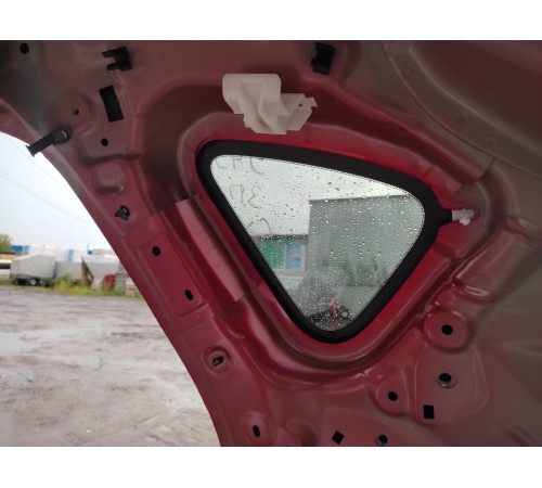 Глухое стекло(заднее правое)