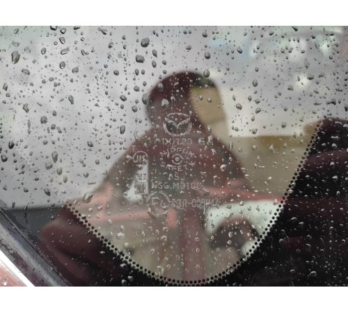 Глухое стекло(заднее правое)