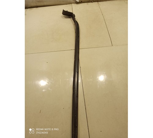 Молдинг лобового стекла (левый)