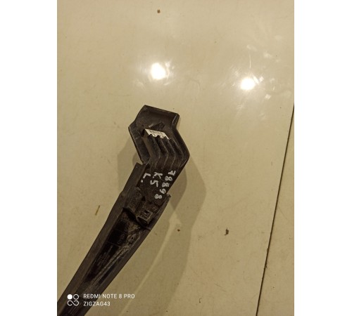 Молдинг лобового стекла (левый)