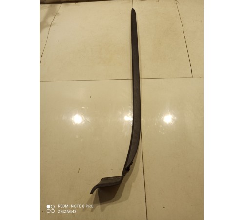 Молдинг лобового стекла (левый)