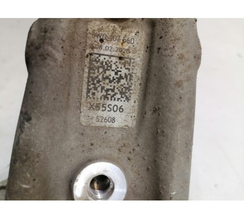 Кулак поворотный передний правый