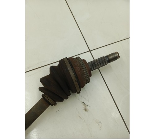 Привод (полуось) передний левый