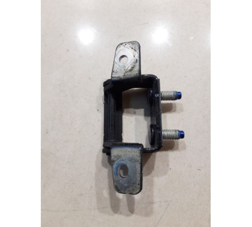 Петля двери багажника(левая)