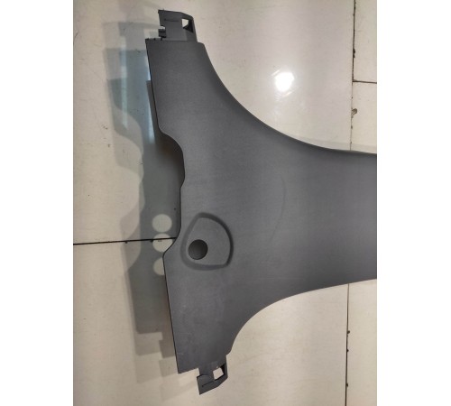 Обшивка центральной стойки (правая)