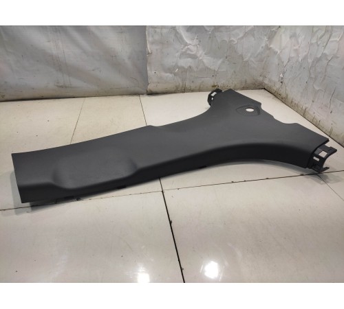 Обшивка центральной стойки (правая)