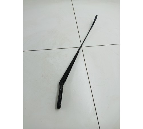 Поводок стеклоочистителя (правый)