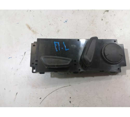 Кнопки регулировки переднего левого сиденья