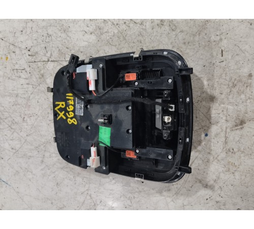 Плафон внутреннего освещения салона передний