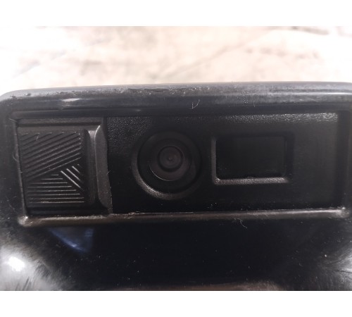 Плафон внутреннего освещения салона передний