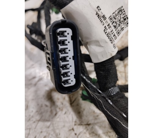 Электропроводка двери передняя левая