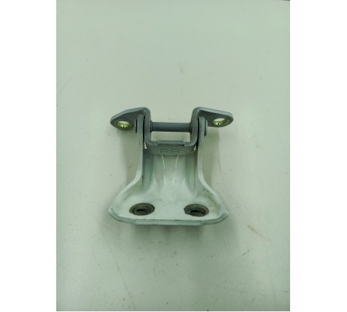 Петля двери задняя левая верхняя