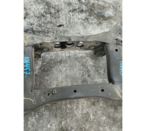 Балка подвески задняя (подрамник)