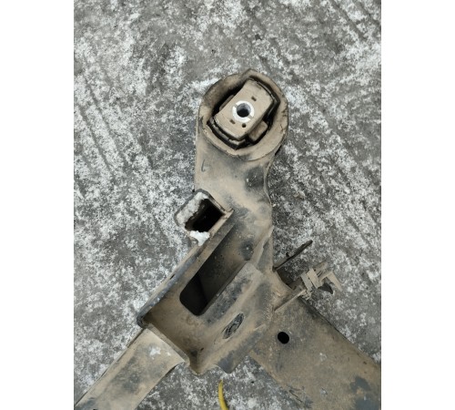 Балка подвески задняя (подрамник)