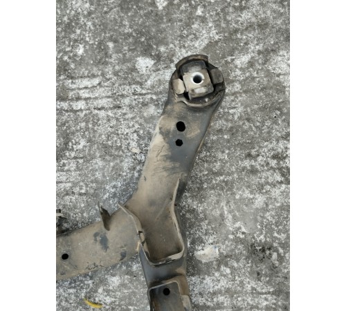 Балка подвески задняя (подрамник)