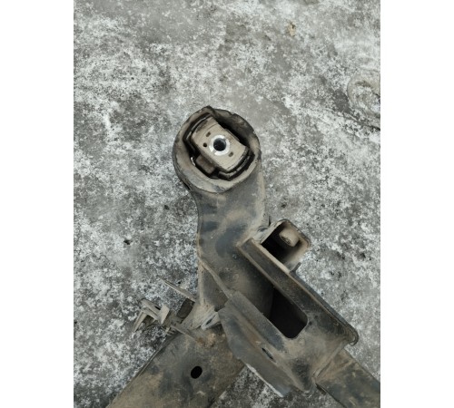 Балка подвески задняя (подрамник)