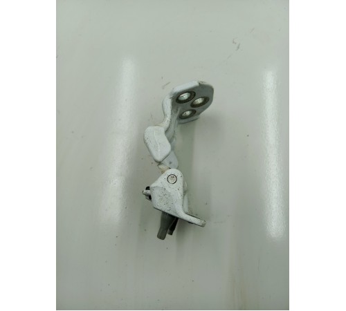 петля двери задняя правая верхняя 