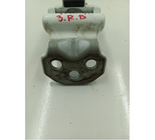 петля двери задняя правая верхняя 