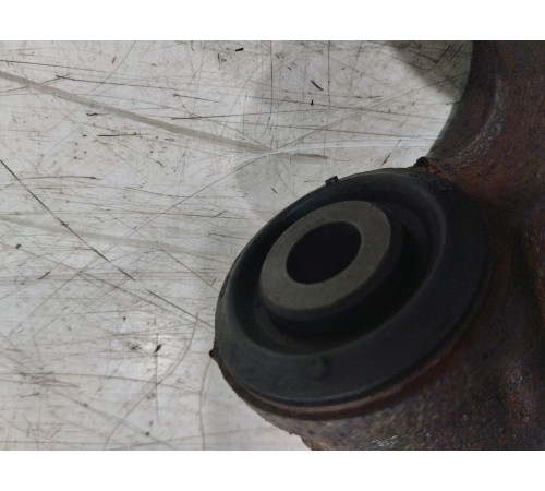 Рычаг подвески передний левый