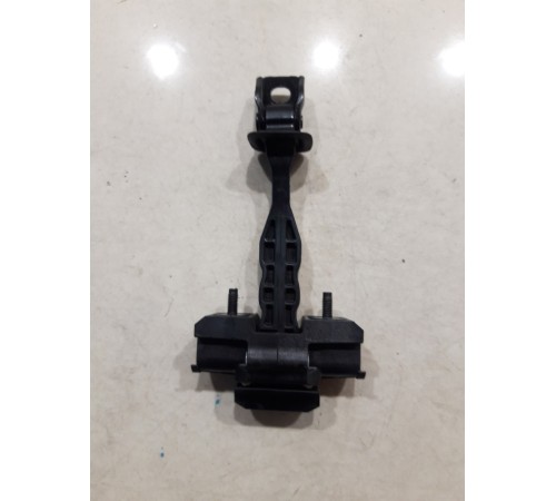 Ограничитель двери(передний правый)