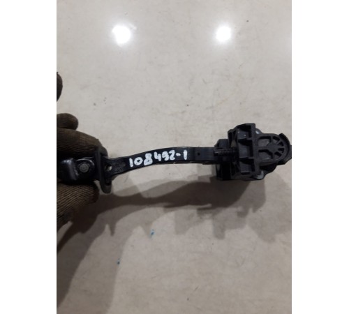 Ограничитель двери(передний правый)