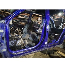 Порог со стойкой левый