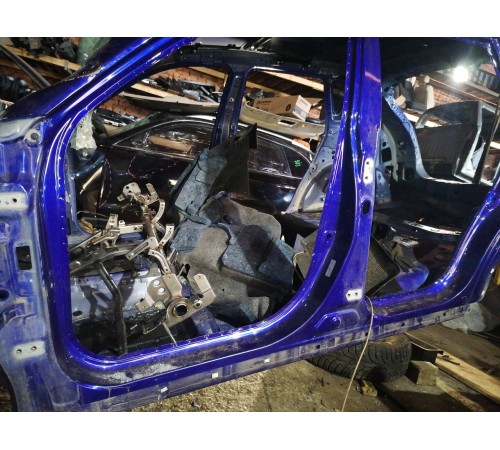 Порог со стойкой левый