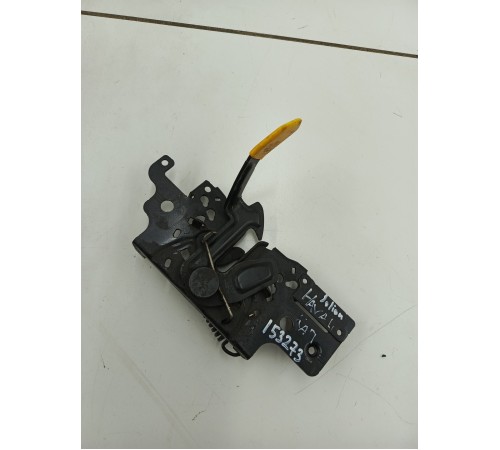 Замок капота