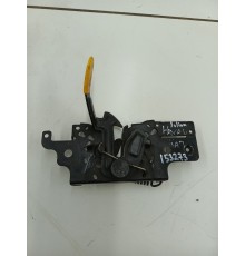 Замок капота