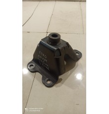 Кронштейн (опора) стойки задний правый