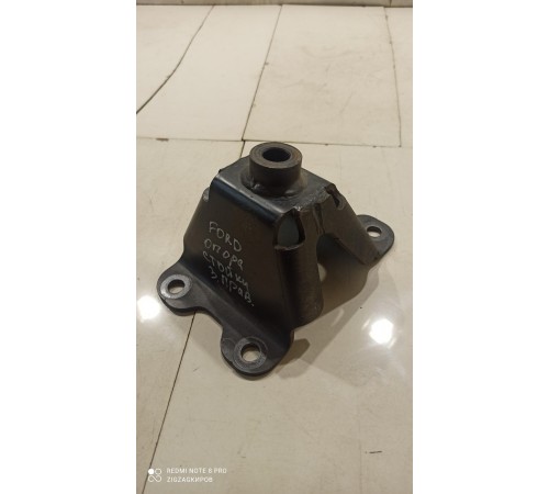 Кронштейн (опора) стойки задний правый