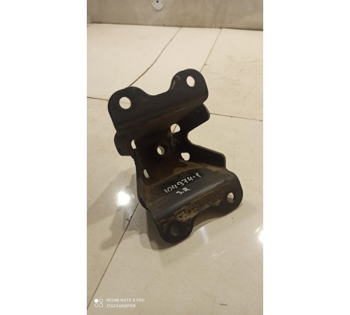 Кронштейн (опора) стойки задний правый