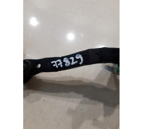 Ограничитель двери (передний, правый)